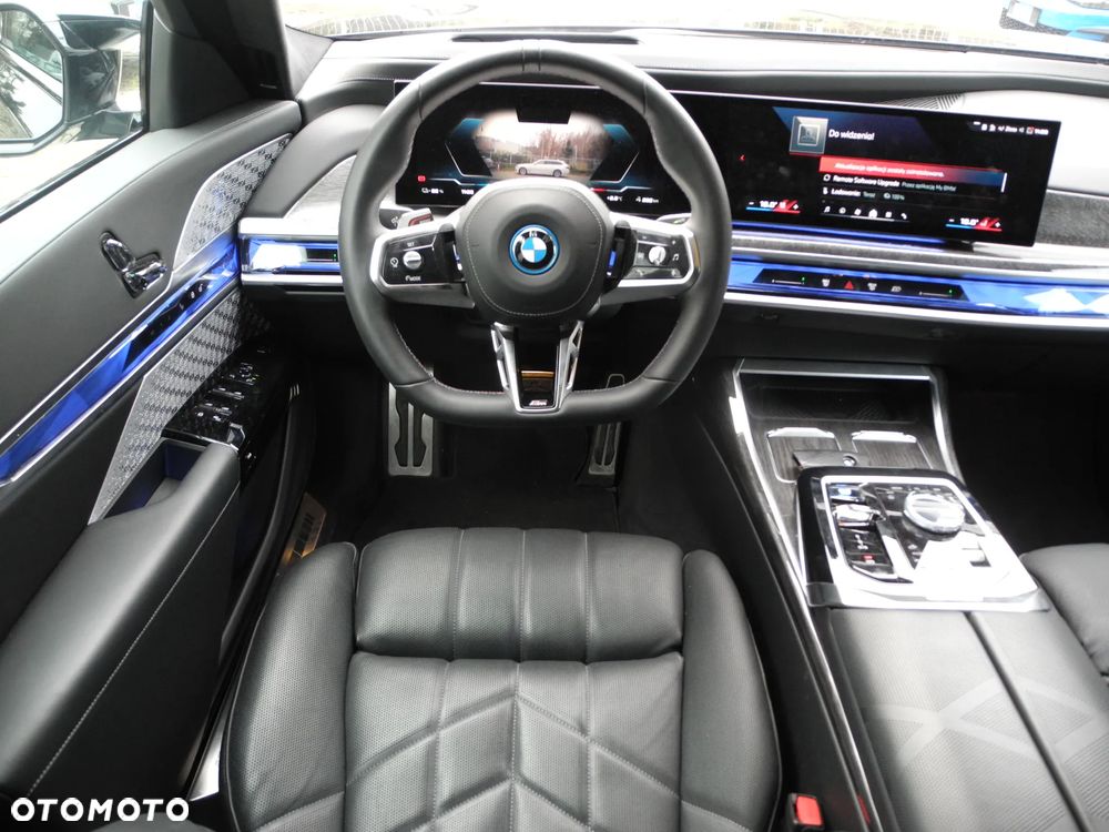 BMW i7 - 7