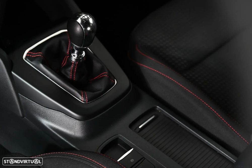 Ford Focus 1.0 EcoBoost MHEV ST-Line - 21