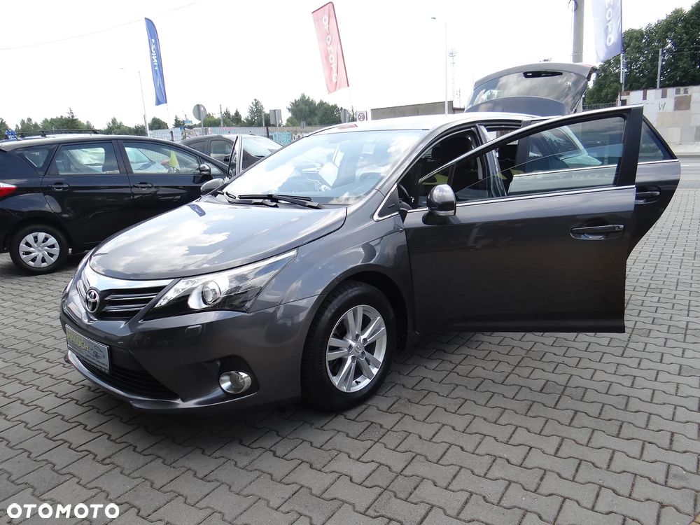 Toyota Avensis Touring Sports 1.8 Executive - 13