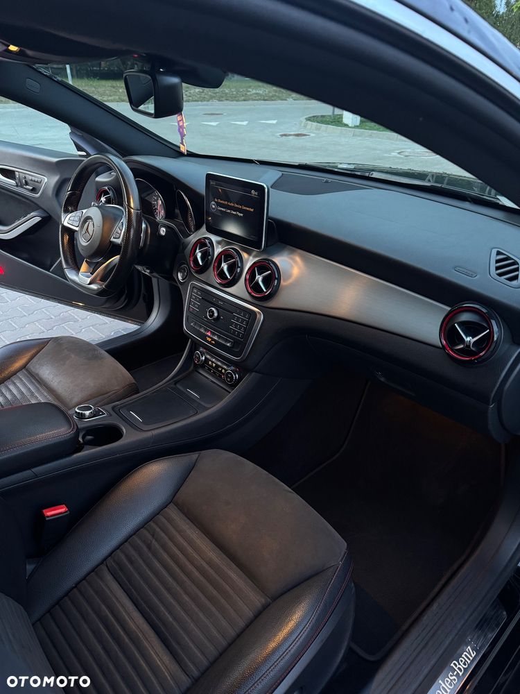 Mercedes-Benz CLA 250 7G-DCT AMG Line - 10
