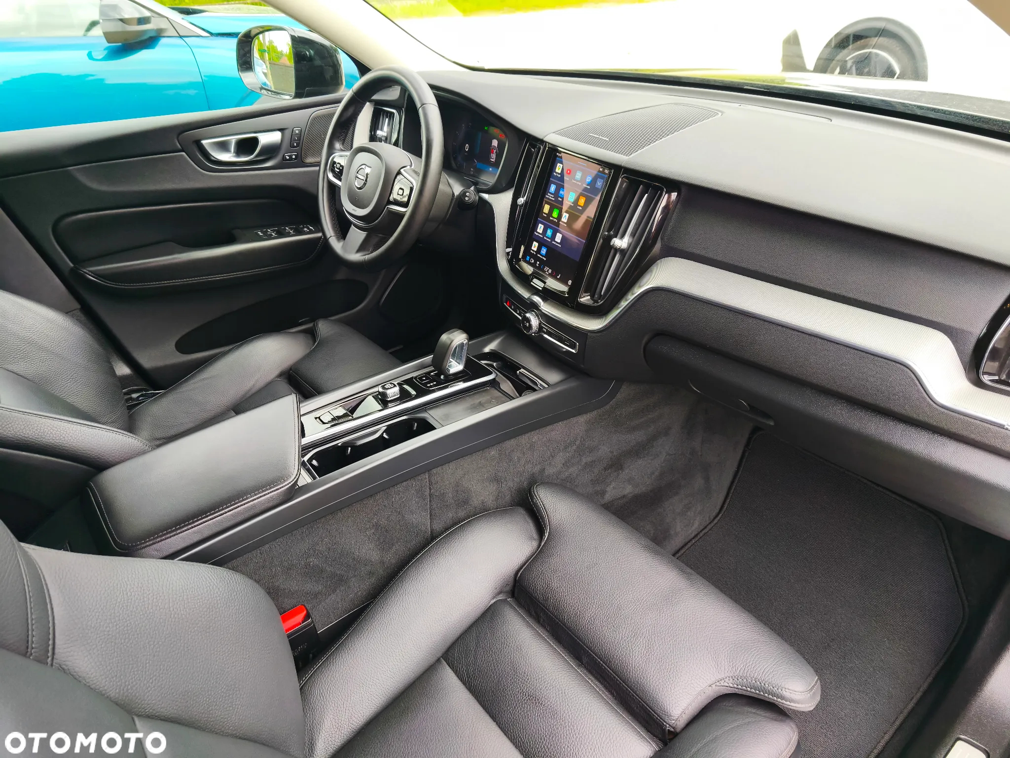 Volvo XC 60 B4 D AWD Plus Dark - 19