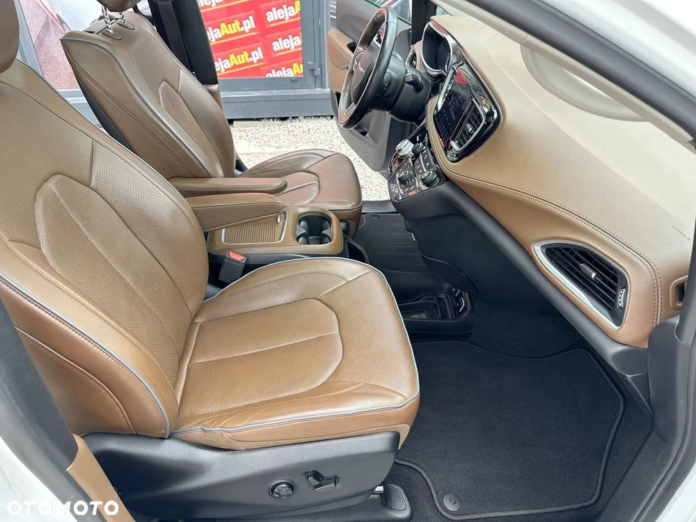 Chrysler Pacifica - 7