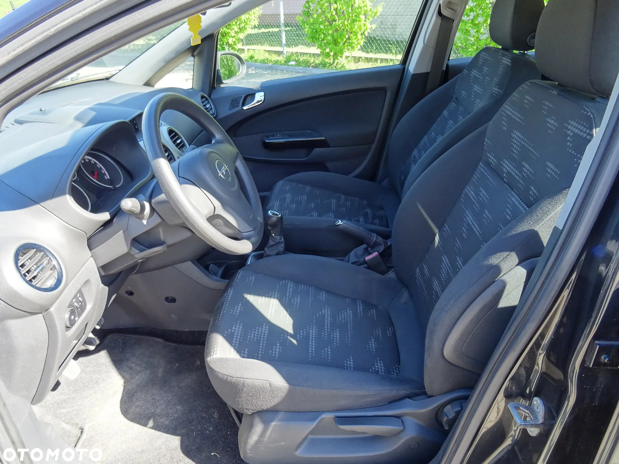 Opel Corsa 1.4 16V Satellite - 16