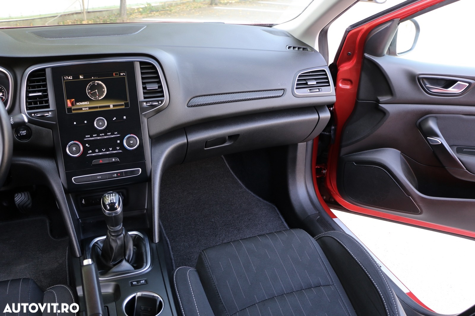Renault Megane Grandtour TCe 140 GPF LIMITED - 18