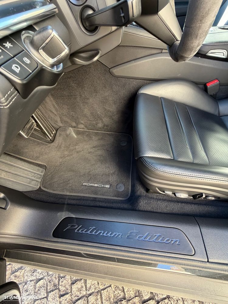 Porsche Panamera Sport Turismo 4 E-Hybrid Platinum Edition - 9