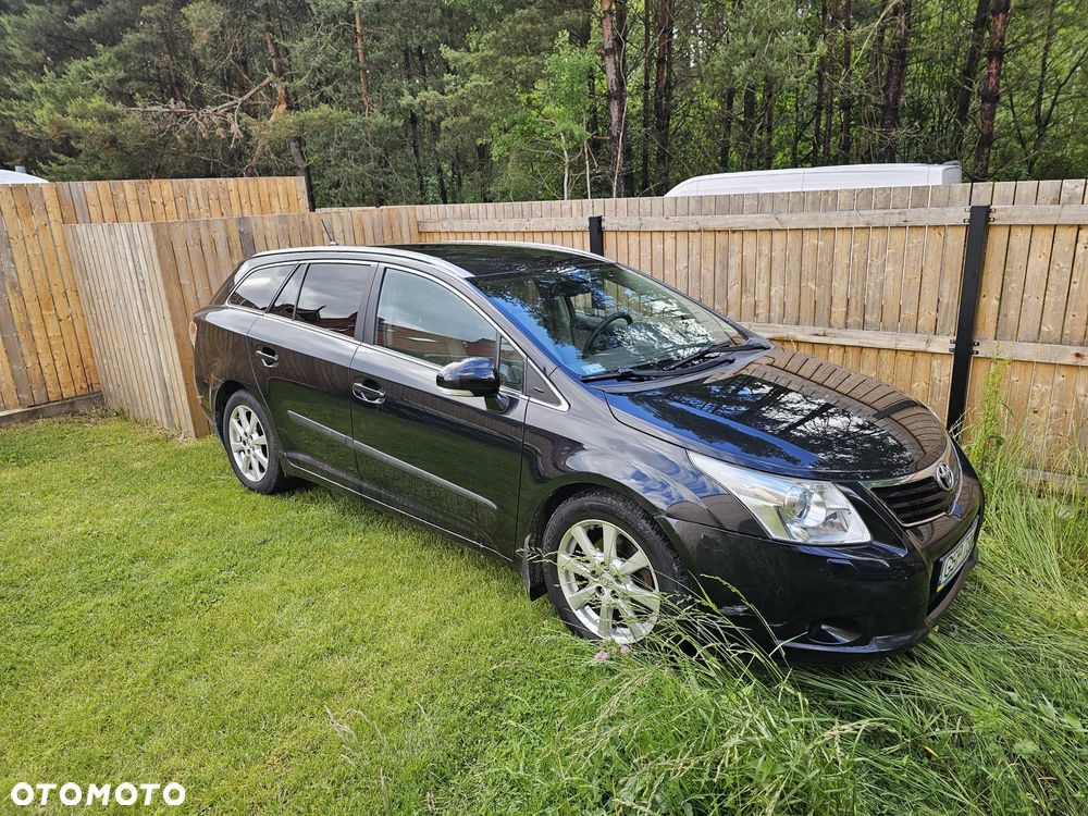 Toyota Avensis - 1