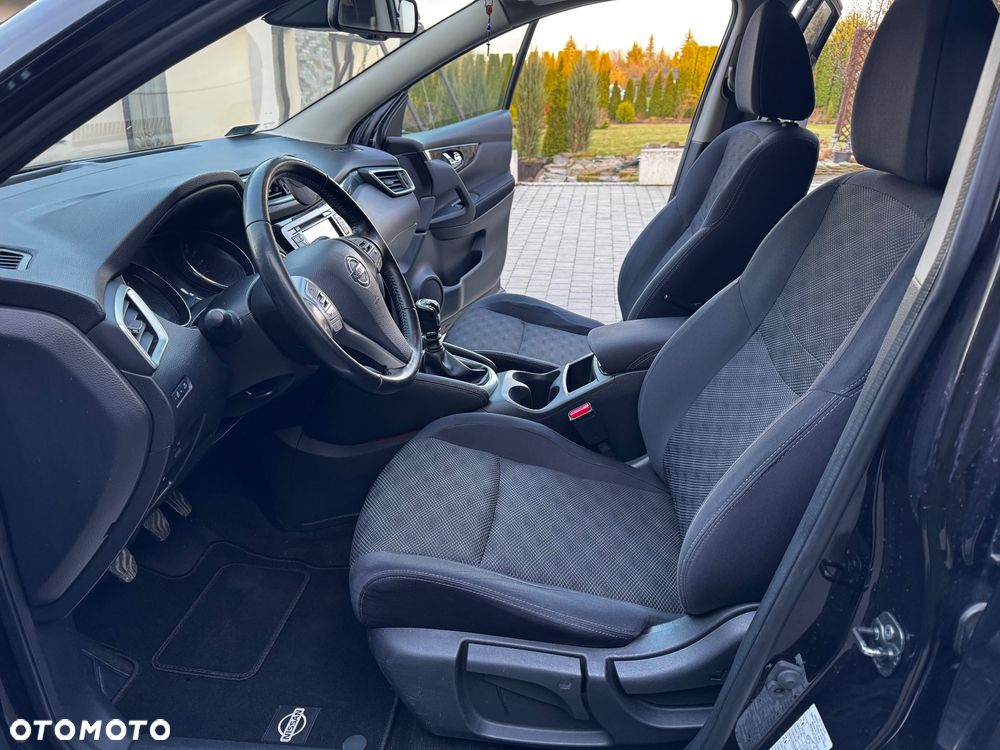 Nissan Qashqai 1.6 DIG-T N-Connecta - 25