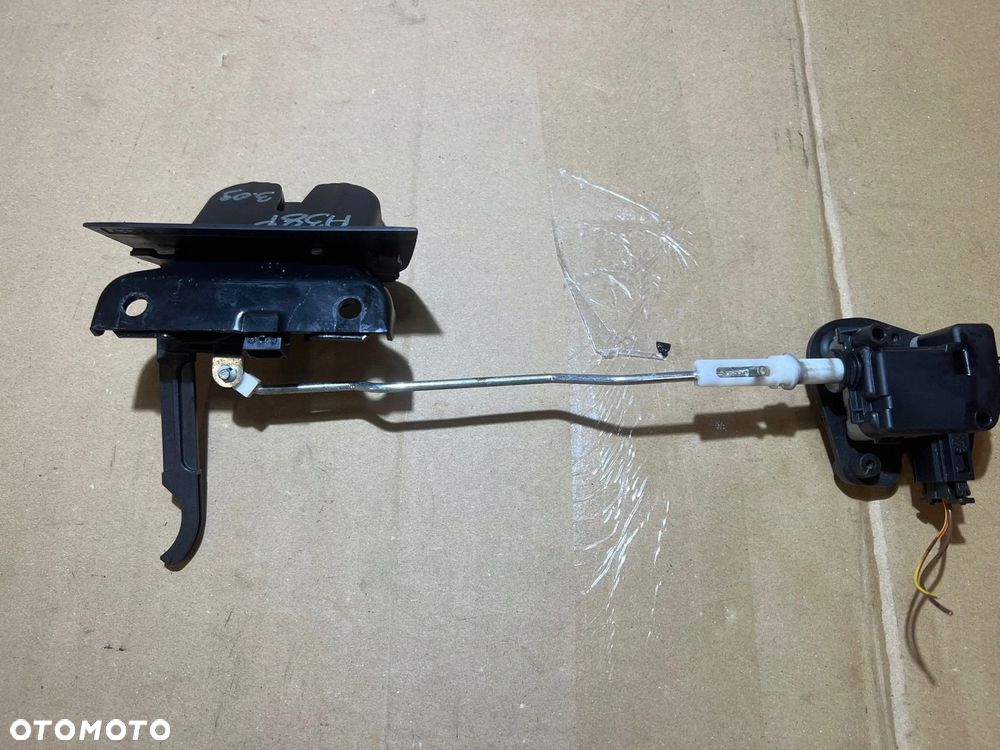 AUDI A3 8P 3D ZAMEK KLAPY BAGAŻNIKA TYŁ 8P3827520A - 7