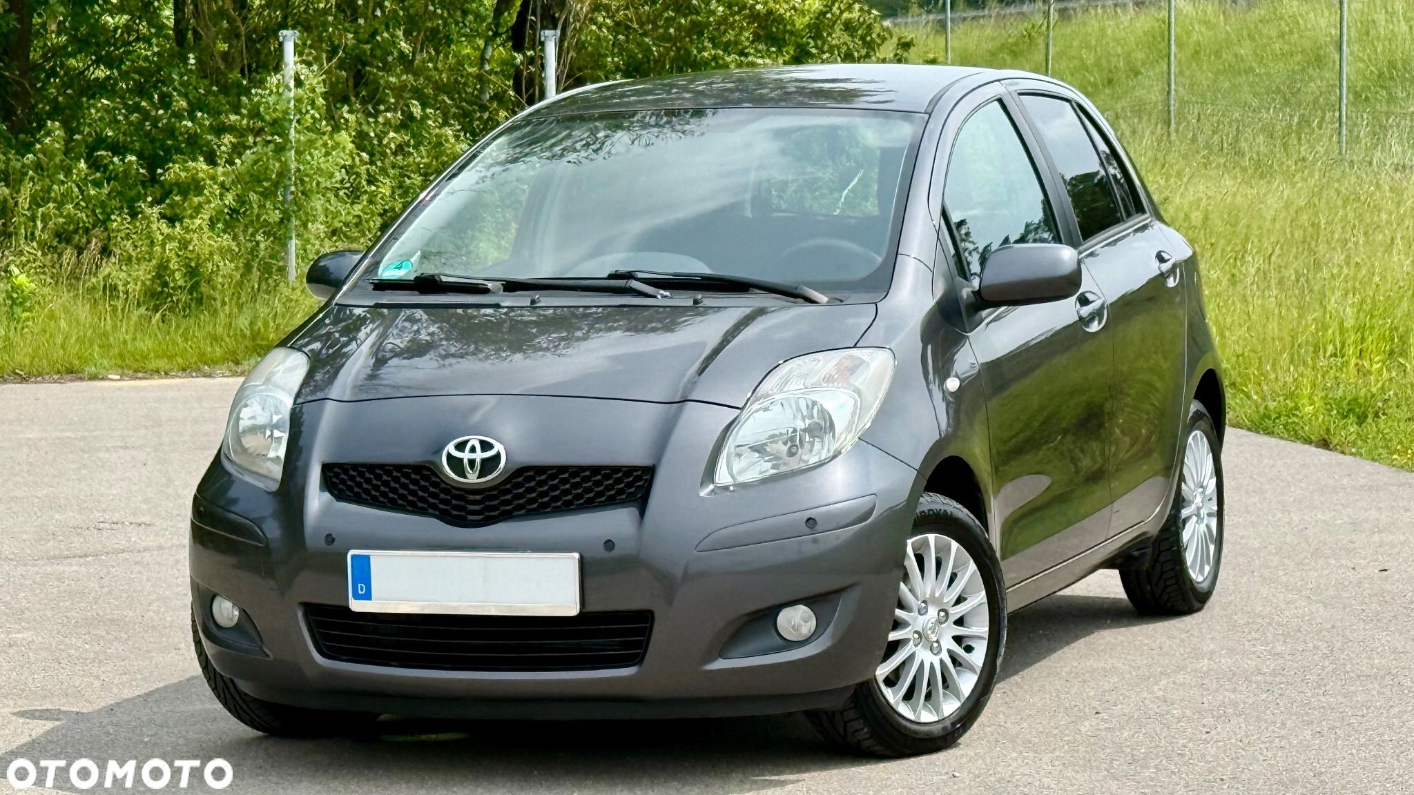 Toyota Yaris - 1