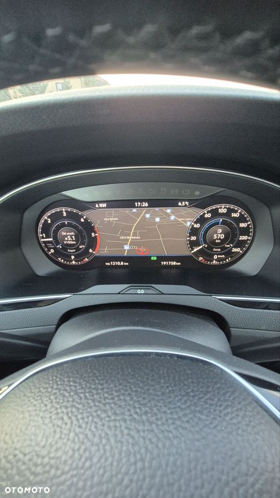 Volkswagen Passat - 36