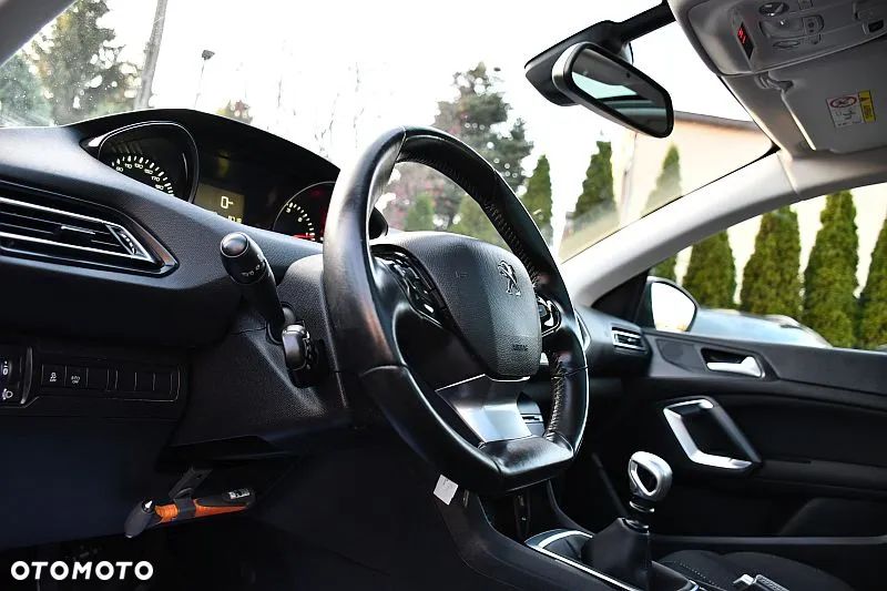 Peugeot 308 SW BlueHDi 120 Stop & Start Allure - 11