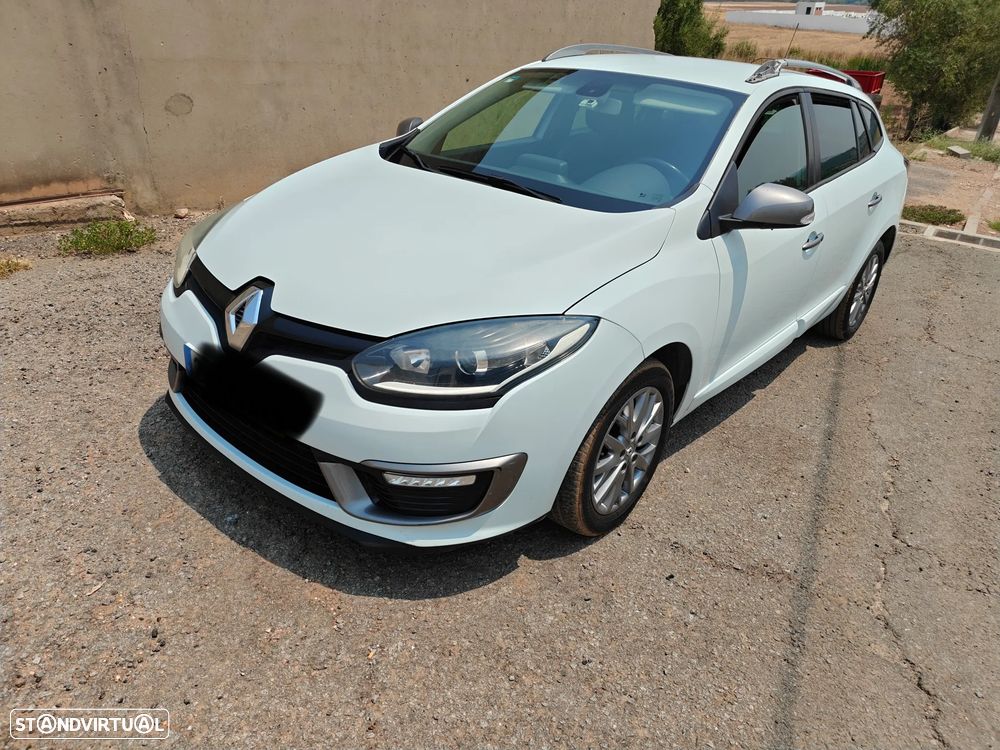 Renault Mégane Sport Tourer ST Line - 1