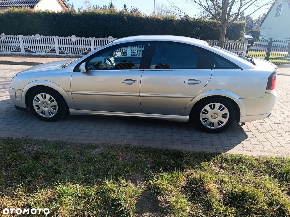 Opel Vectra 2.2 - 15