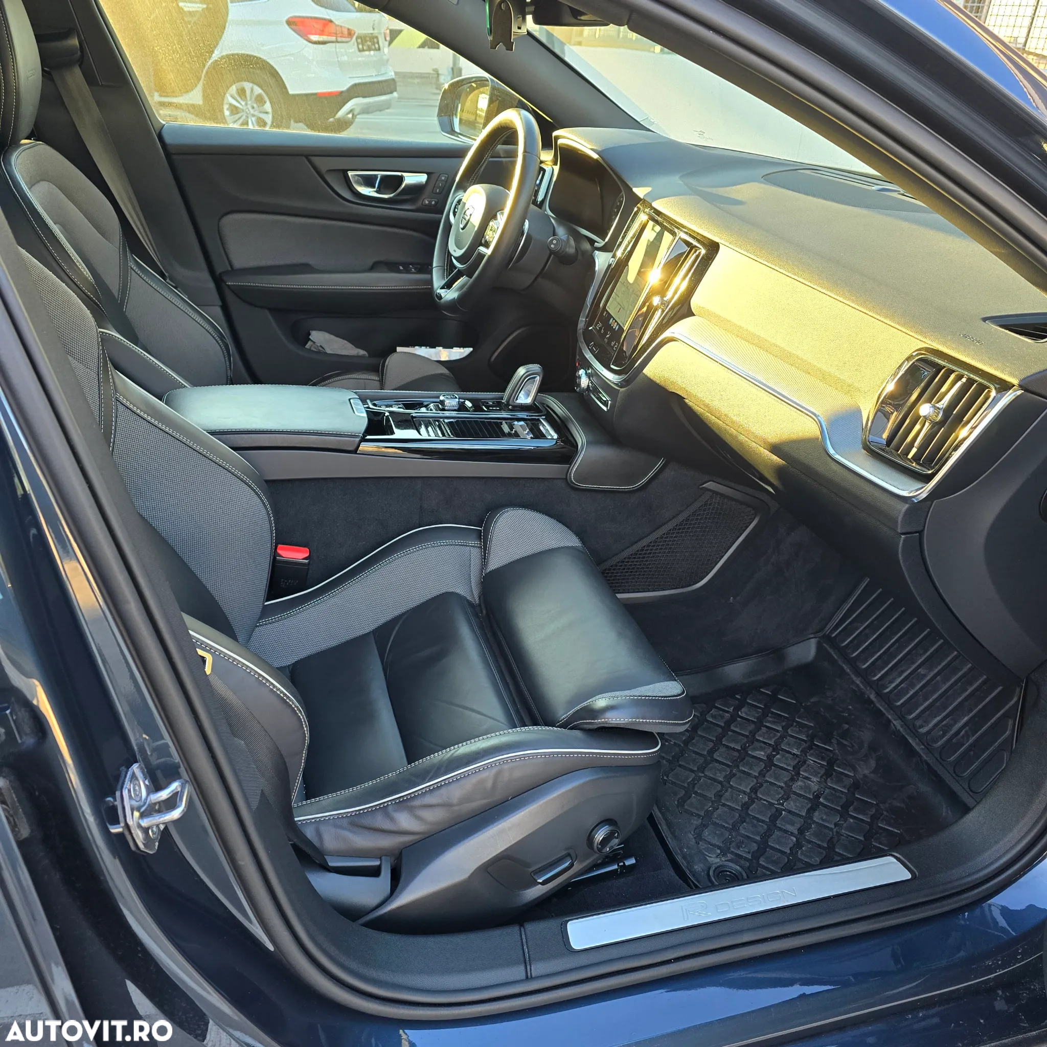 Volvo V60 T8 AWD Twin Engine Geartronic R-Design - 14