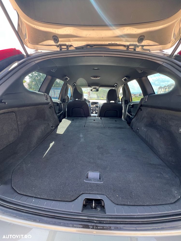 Volvo XC 60 D5AWD Momentum - 5