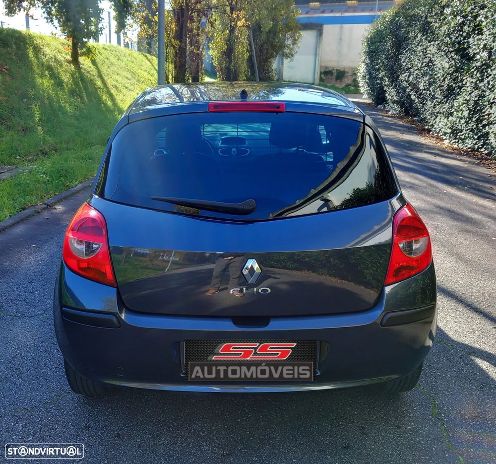 Renault Clio - 21