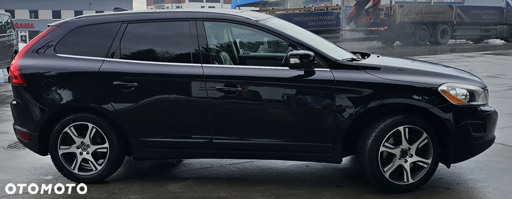 Volvo XC 60 D5 AWD Momentum - 4