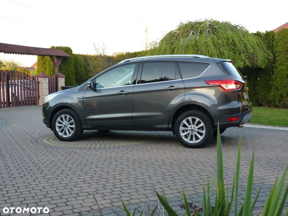 Ford Kuga 2.0 TDCi 2x4 Titanium - 4