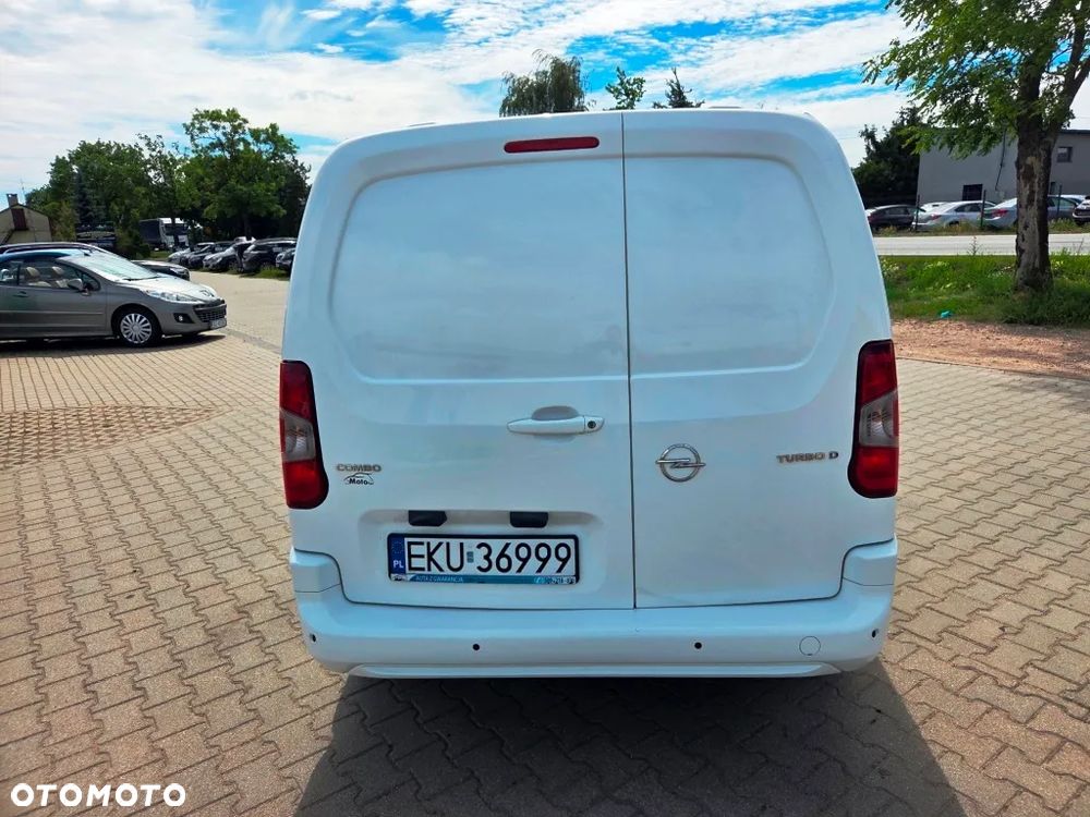 Opel COMBO - 11