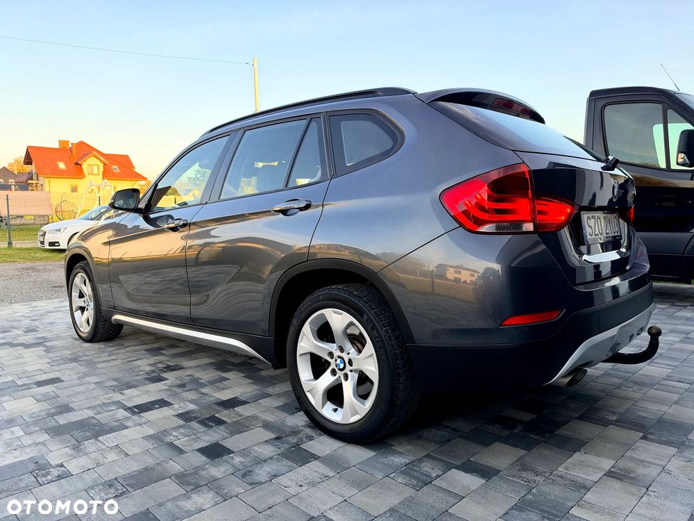 BMW X1 sDrive18d xLine - 28