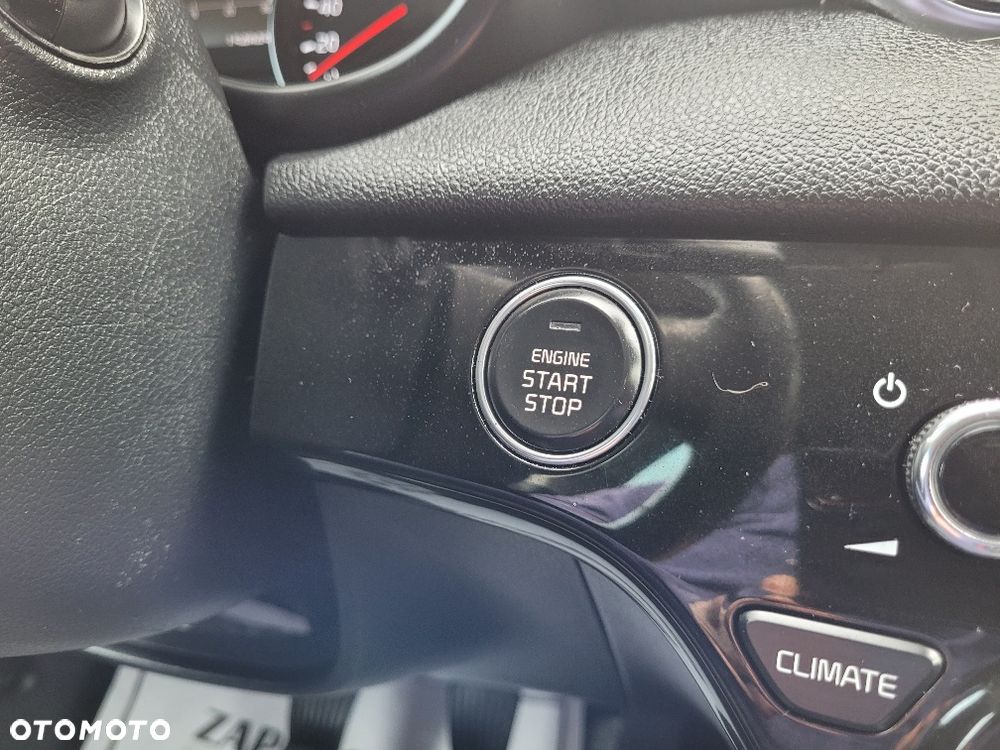 Kia Sportage 1.6 GDI 2WD DREAM-TEAM EDITION - 17