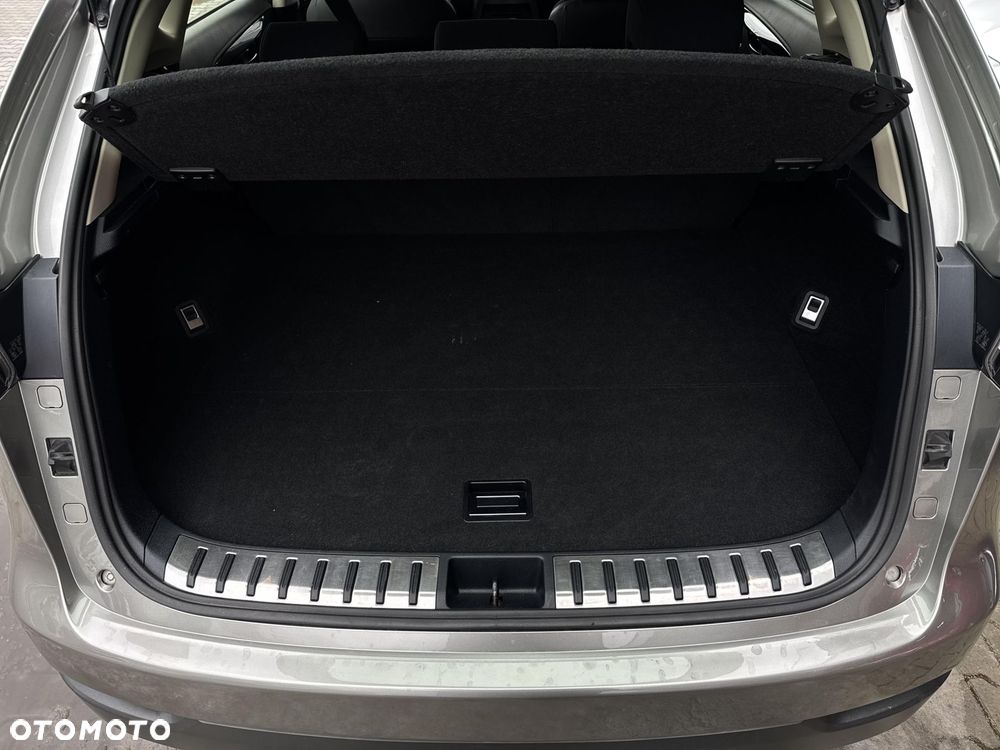 Lexus NX 300h Elite 2WD - 32