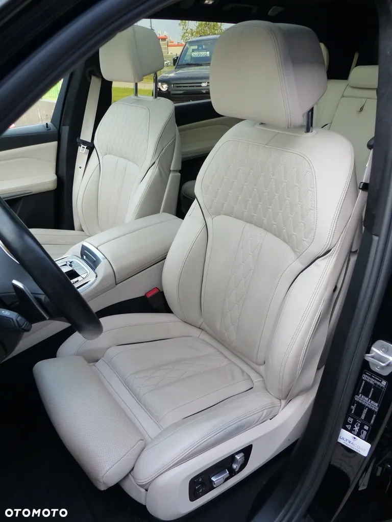 BMW X7 M50i sport - 18