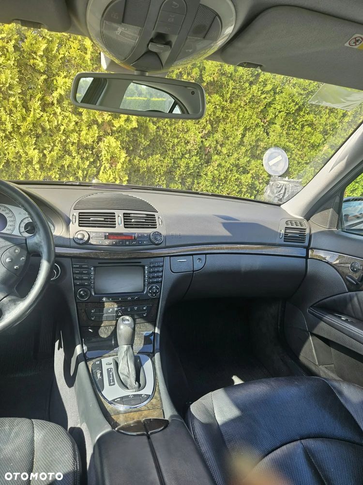 Mercedes-Benz Klasa E 500 4-Matic Avantgarde - 25