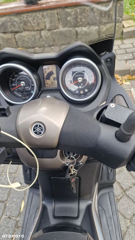 Yamaha X-max - 10