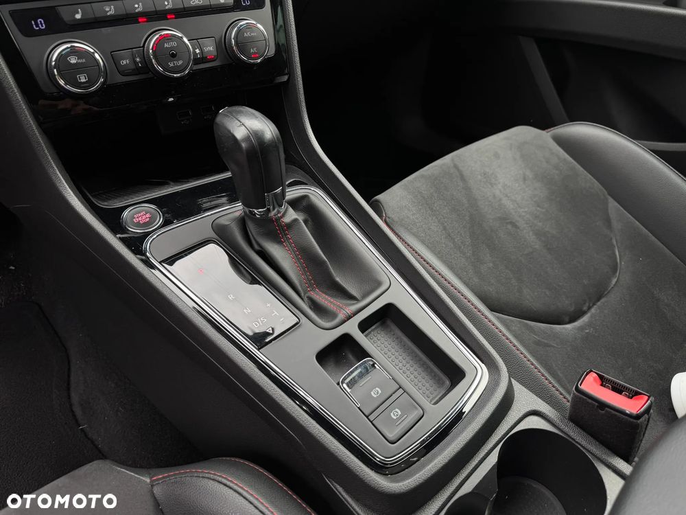 Seat Leon 2.0 TDI DPF DSG FR Black Matt Edition - 28