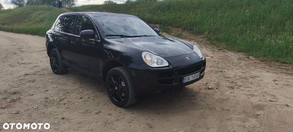 Porsche Cayenne - 2