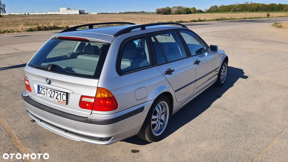 BMW Seria 3 318i - 3