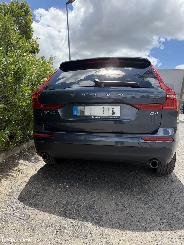 Volvo XC 60 2.0 D4 Momentum Geartronic - 7