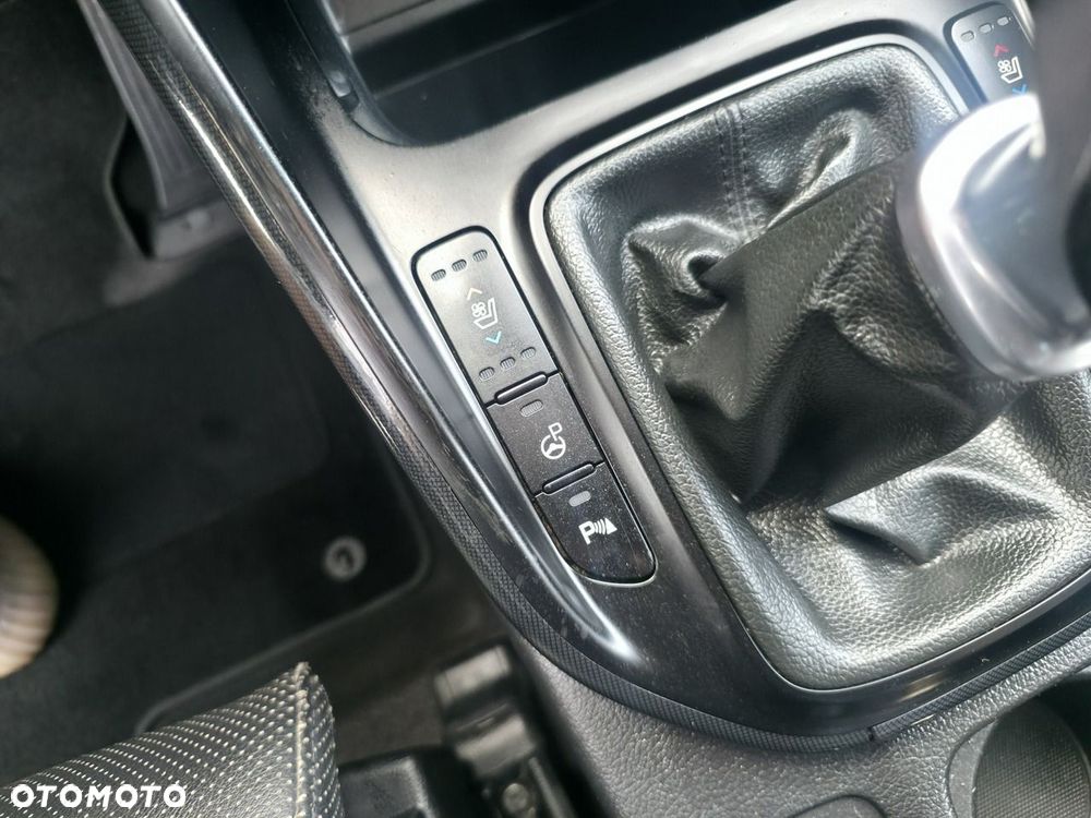 Kia Carens - 19