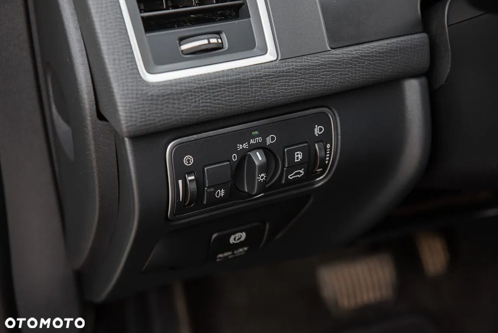 Volvo XC 60 D4 Geartronic Summum - 24