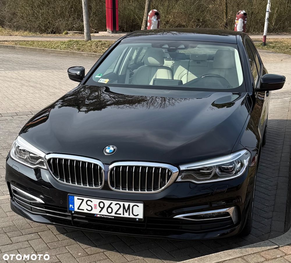 BMW Seria 5 530e iPerformance Luxury Line - 1