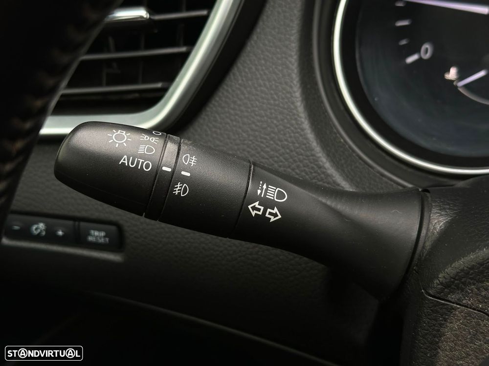 Nissan Qashqai 1.5 dCi N-Connecta J18 - 17