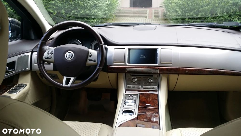 Jaguar XF - 4