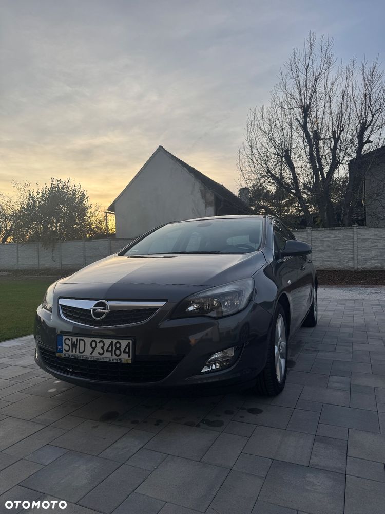 Opel Astra IV 1.4 T Cosmo - 1