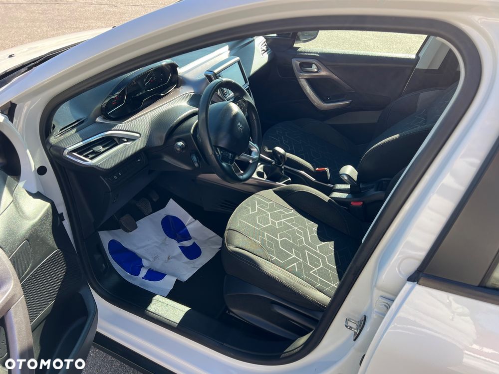 Peugeot 2008 PureTech 82 Urban Move - 19