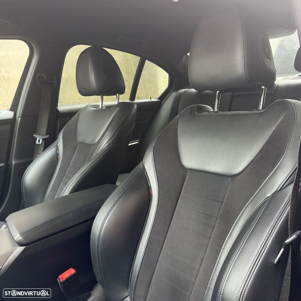BMW 330 e Pack 50 anos M Auto - 4