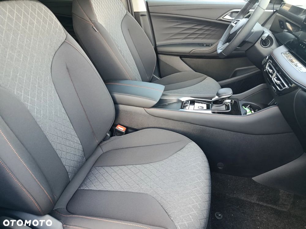 MG HS 1.5 T-GDI Excite DCT - 10