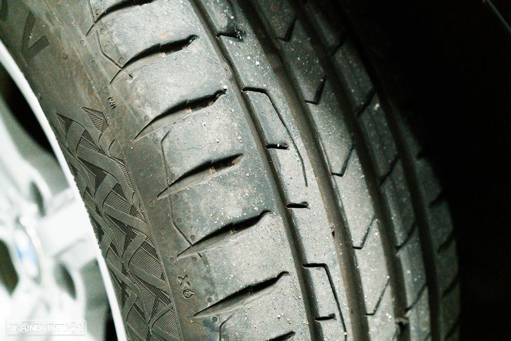 BMW 116 d Line Urban - 14