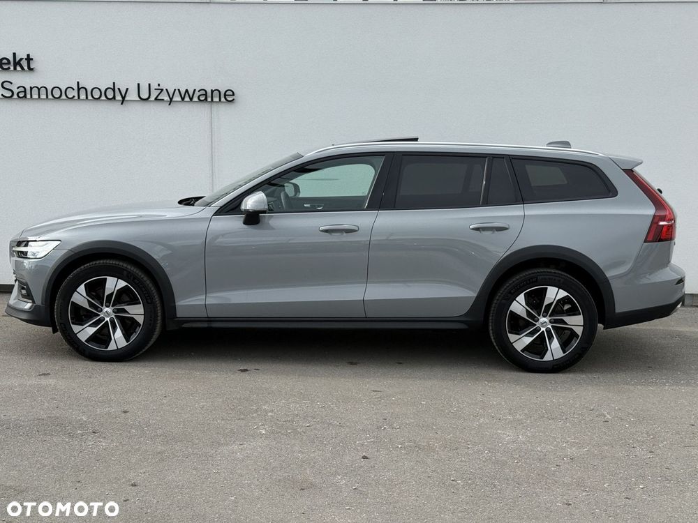 Volvo V60 Cross Country - 6