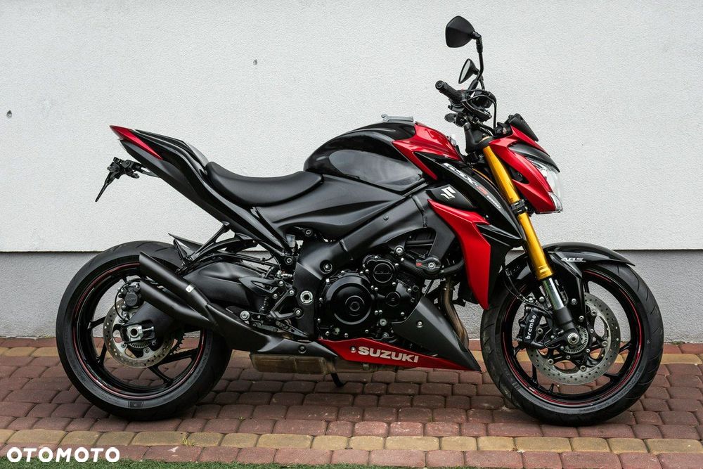 Suzuki GSX - 3