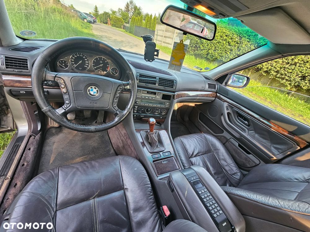 BMW Seria 7 - 8