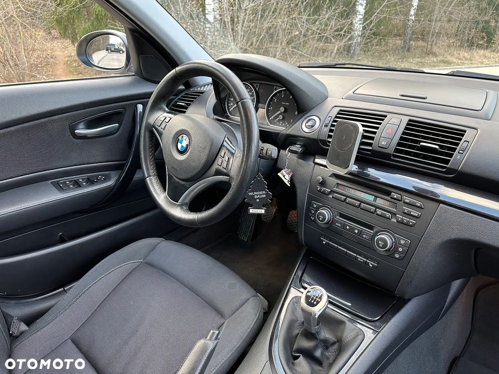 BMW Seria 1 118i - 4