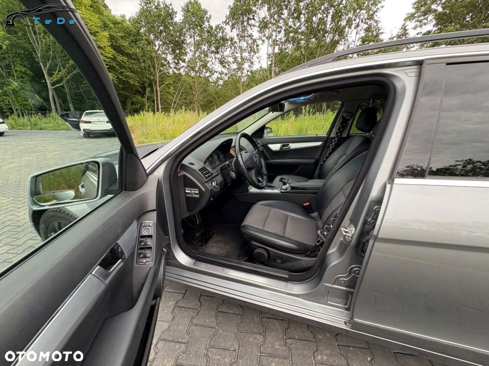 Mercedes-Benz Klasa C 180 Kompressor Automatik BlueEFFICIENCY Avantgarde - 23