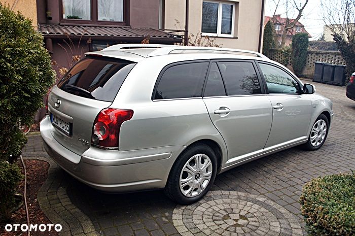 Toyota Avensis 2.2 D-CAT Team - 13