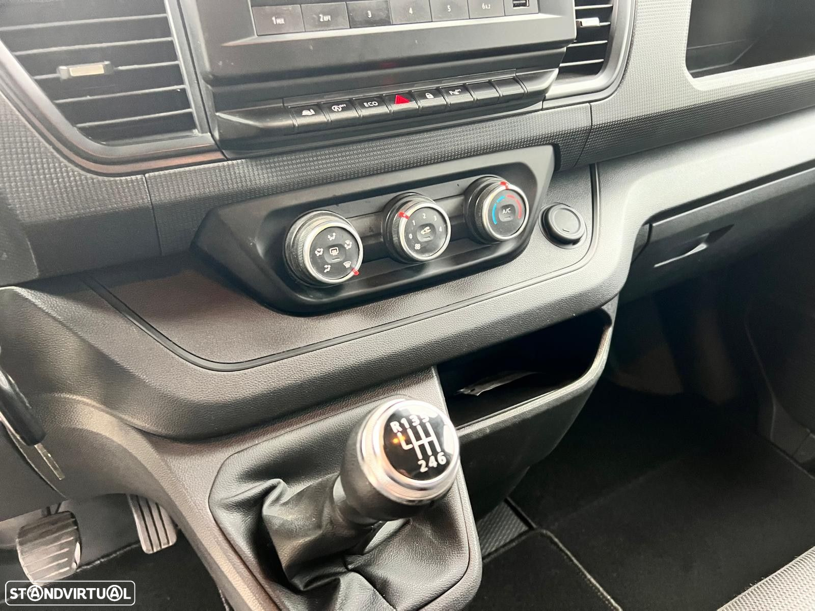 Renault Trafic 2.0 Blue dCi L1H1 IP - 16